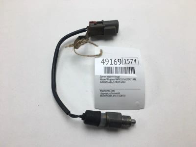 Лот: 20394000. Фото: 1. Датчик заднего хода Nissan Wingroad... Электрооборудование