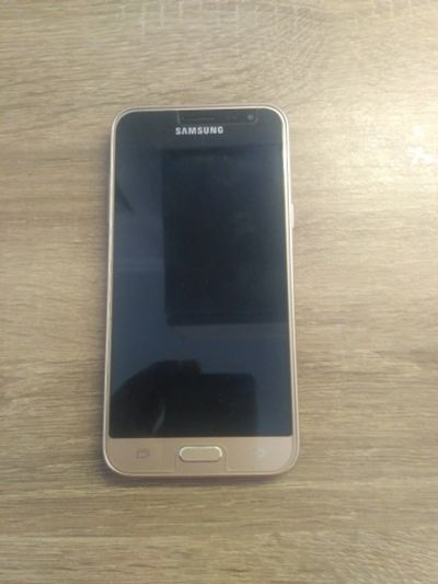 Лот: 17235376. Фото: 1. Samsung J3. Смартфоны