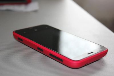 Лот: 4199169. Фото: 1. Nokia Lumia 620 в идеальном состоянии... Смартфоны
