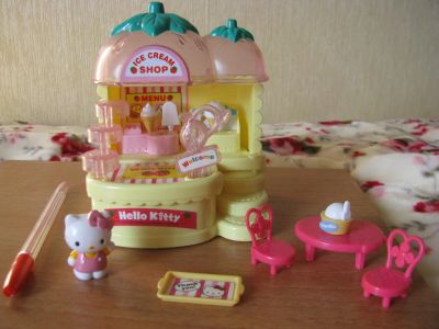 Лот: 4395572. Фото: 1. Магазинчик мороженного Hello Kitty. Конструкторы