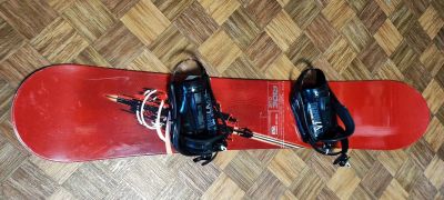 Лот: 19898714. Фото: 1. Сноуборд Ride Cue 155 см c креплениями... Сноуборды