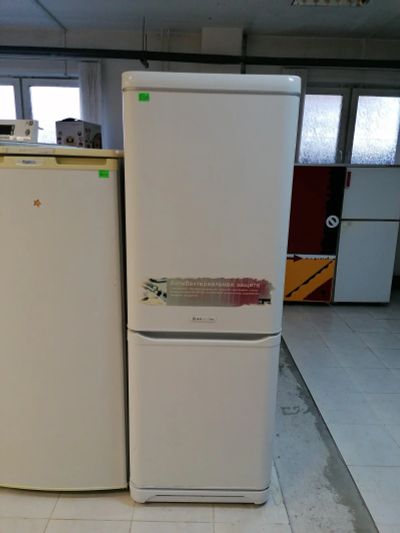 Лот: 15859351. Фото: 1. Холодильник Hotpoint-Ariston. Холодильники, морозильные камеры