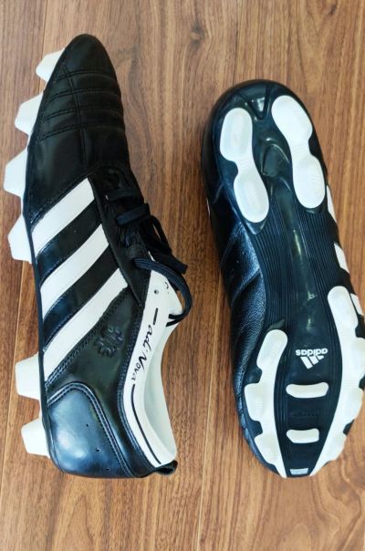 Лот: 17737669. Фото: 1. Бутсы Adidas. Форма
