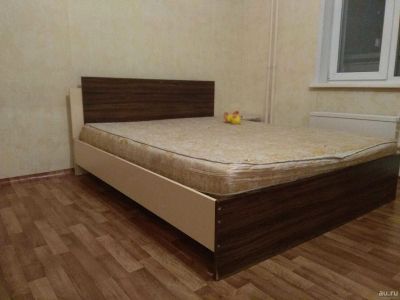 Лот: 14825844. Фото: 1. Кровать с матрасом 1.6*1.9 метра. Кровати