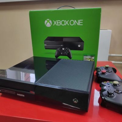 Лот: 13118234. Фото: 1. Xbox One 500GB комплект 2 геймпада... Игровые приставки, консоли
