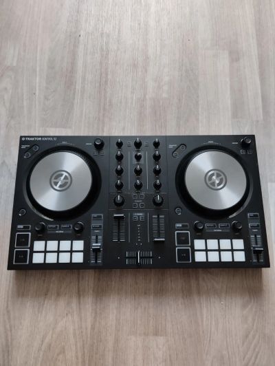 Лот: 20509543. Фото: 1. DJ контроллер Traktor S2 MK3. DJ-оборудование