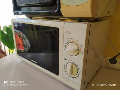 Лот: 25805095. Фото: 1. Микроволновка N1 рабочая. Микроволновки, мини-печи