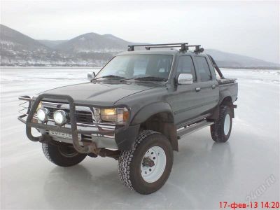Лот: 2521584. Фото: 1. Toyota Hilux Pikup. Автомобили