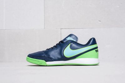Лот: 11210837. Фото: 1. Футбольная обувь Nike Tiempo Mystic... Кеды, кроссовки, слипоны