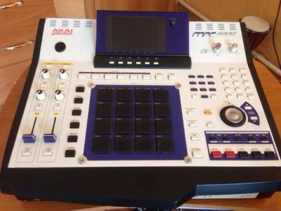 Лот: 4204384. Фото: 1. Akai MPC 4000. DJ-оборудование
