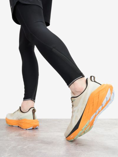 Лот: 24284588. Фото: 1. Кроссовки мужские ASICS Novablast... Кеды, кроссовки, слипоны