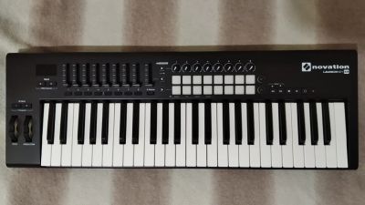 Лот: 15656502. Фото: 1. Миди клавиатура Novation Launchkey... Клавишные