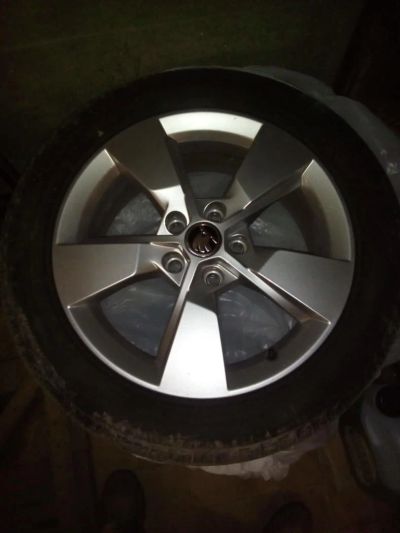 Лот: 10874006. Фото: 1. Комплект колёс Skoda Yeti (покрышки... Шины на дисках
