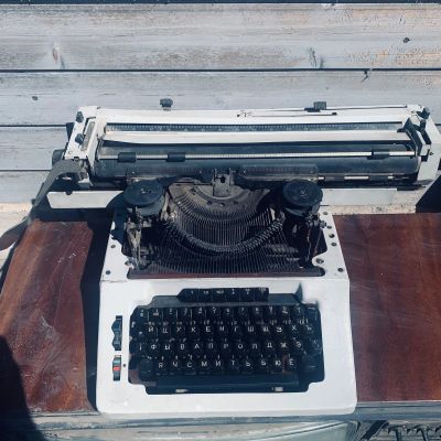 Лот: 25618045. Фото: 1. Печатная машинка. Другое (коллекционирование, моделизм)
