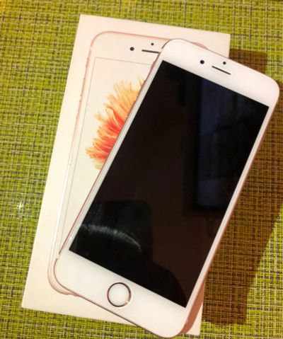 Лот: 16868983. Фото: 1. iPhone 6s rose gold 32gb. Смартфоны