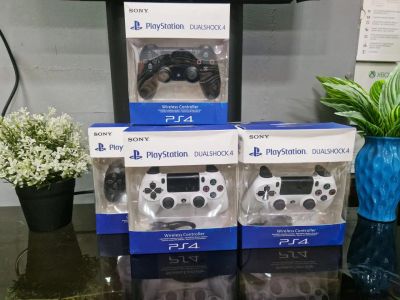 Лот: 25778180. Фото: 1. Геймпад PS4 Dualshock для Playstation... Игровые приставки, консоли