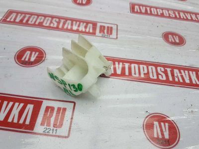 Лот: 20902185. Фото: 1. Клипса бампера Toyota Vitz NSP130... Кузов