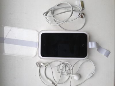 Лот: 3269603. Фото: 1. Apple iPod touch 4 16Gb. Смартфоны