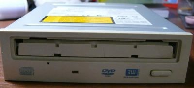 Лот: 10611458. Фото: 1. DVD R RW привод. Приводы CD, DVD, BR, FDD