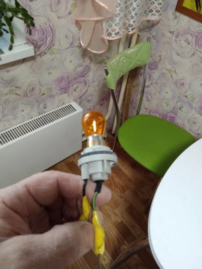 Лот: 21131468. Фото: 1. Патрон с лампой (поворот). Оптика и освещение