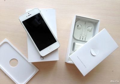 Лот: 8645856. Фото: 1. iPhone 5/ 16 GB/ White - полный... Смартфоны