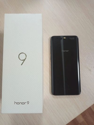 Лот: 18405690. Фото: 1. Смартфон honor 9. Смартфоны