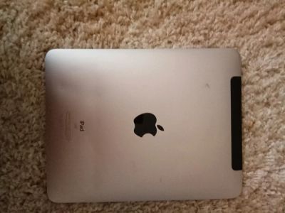 Лот: 9424897. Фото: 1. Продам ipad 3g первый на 2 дня. Планшеты