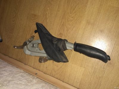 Лот: 13764770. Фото: 1. BMW e39 ручник рычаг ручного тормоза. Тормозная система