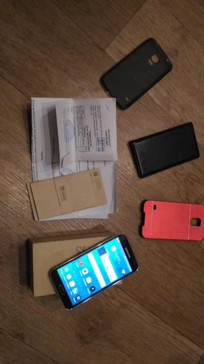 Лот: 8160743. Фото: 1. Samsung galaxy s5 + 3 чехла... Смартфоны