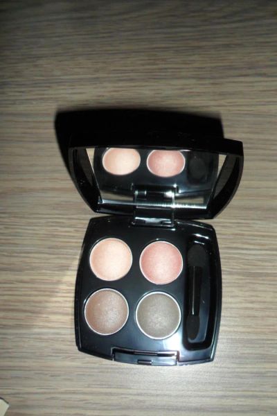 Лот: 4019215. Фото: 1. Четырехцветные тени для век Avon. Макияж