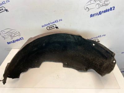 Лот: 21702767. Фото: 1. подкрылок Toyota Corolla ZZE121L. Двигатель и элементы двигателя