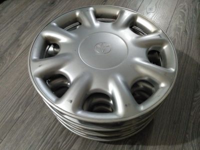 Лот: 20076788. Фото: 1. Колпаки на диски R13 Toyota. Колпаки