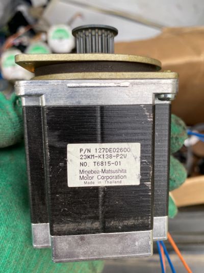 Лот: 17652622. Фото: 1. Шаговый двигатель б/у 23KM-K138-P2V. Электродвигатели, микромоторы
