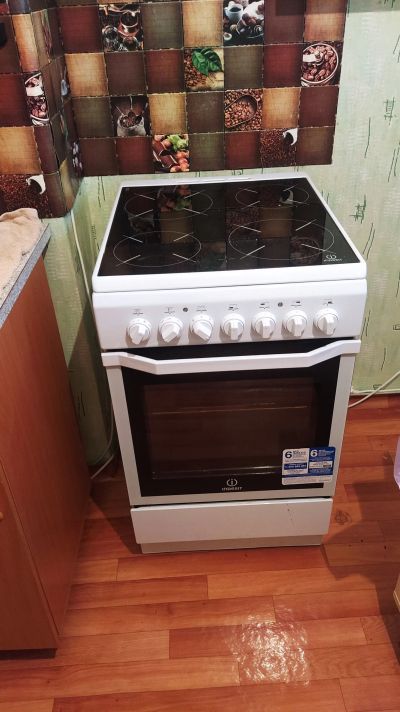 Лот: 19477612. Фото: 1. Электроплита indesit. Плиты, духовые шкафы, варочные поверхности