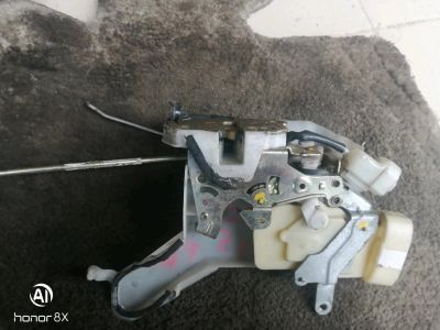 Лот: 14023940. Фото: 1. Замок дверной FR Toyota Harrier... Кузов