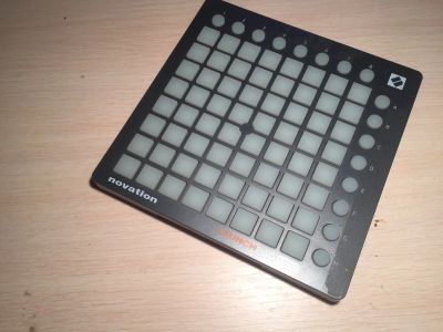 Лот: 15468297. Фото: 1. Novation launchpad mini. DJ-оборудование