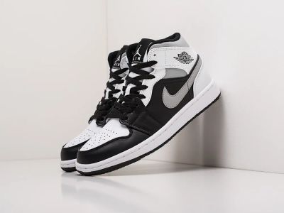 Лот: 17462903. Фото: 1. Кроссовки Nike Air Jordan 1 Mid. Кеды, кроссовки, слипоны