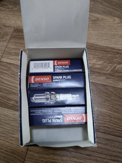 Лот: 15758891. Фото: 1. Свеча зажигания Denso (W16EX-... Двигатель и элементы двигателя