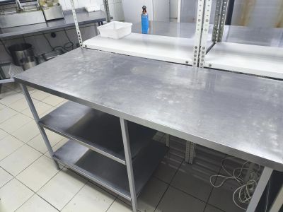 Лот: 25604489. Фото: 1. 4 стола из нержовейки. Столы, стулья, обеденные группы