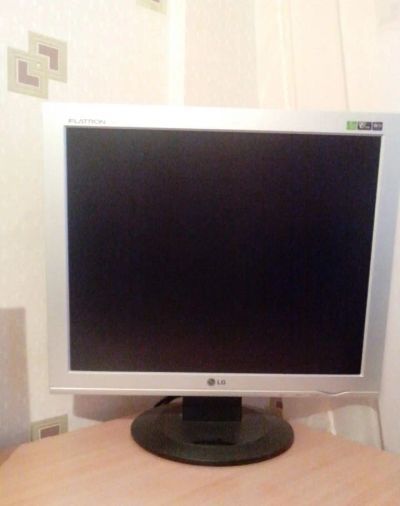 Лот: 6201341. Фото: 1. Монитор LG Flatron L1932S. ЖК-мониторы