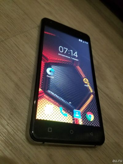 Лот: 15210681. Фото: 1. обычный смартфон Prestigio Muze... Смартфоны