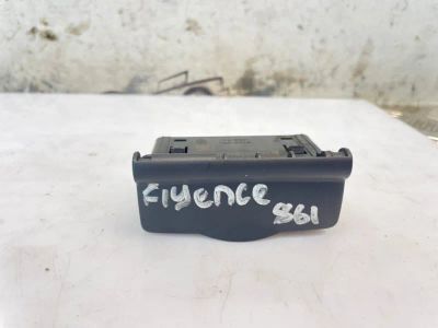Лот: 25169764. Фото: 1. блок разъемов AV/TV Renault Fluence... Двигатель и элементы двигателя