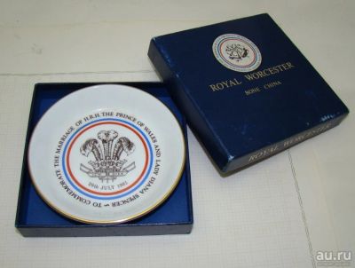 Лот: 18447438. Фото: 1. Royal Worcester блюдечко коллекционное... Фарфор, керамика