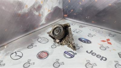Лот: 23589569. Фото: 1. Помпа Volkswagen Phaeton BGH 077121004P. Двигатель и элементы двигателя