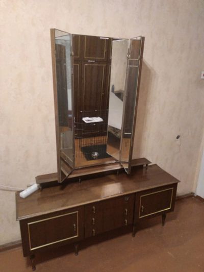 Лот: 19617853. Фото: 1. Трильяж 70-е годы. Туалетные столики