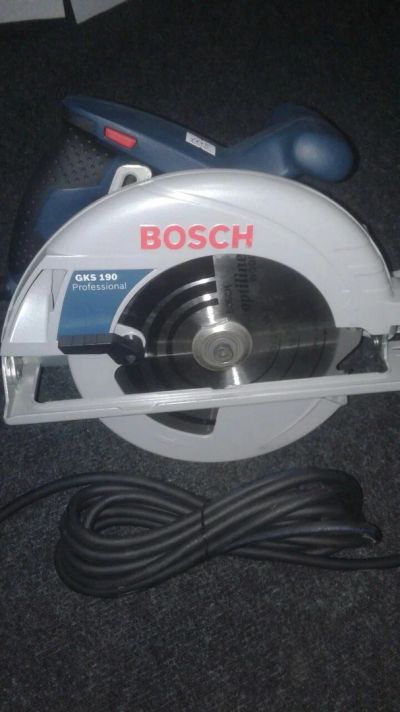 Лот: 11628982. Фото: 1. Циркулярная пила Bosch 190. Электроинструмент