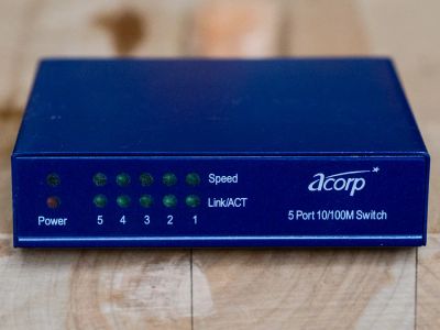 Лот: 4821923. Фото: 1. Коммутатор Acorp HU5D (Ver 2.0... Маршрутизаторы (роутеры)