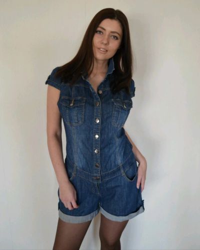 Лот: 12572276. Фото: 1. Джинсовый комбинезон женский. Брюки, шорты
