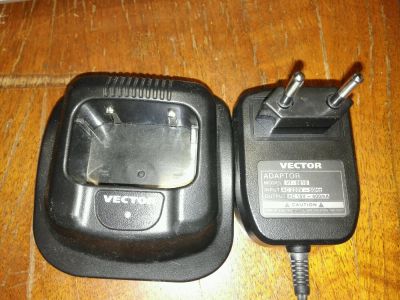 Лот: 6755182. Фото: 1. Зарядное устройство рации Vector... Зарядные устройства, блоки питания, адаптеры сетевые для смартфонов