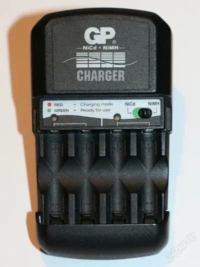 Лот: 110748. Фото: 1. Зарядное устройство GP для аккумуляторов... Зарядные устройства, блоки питания для бытовой техники